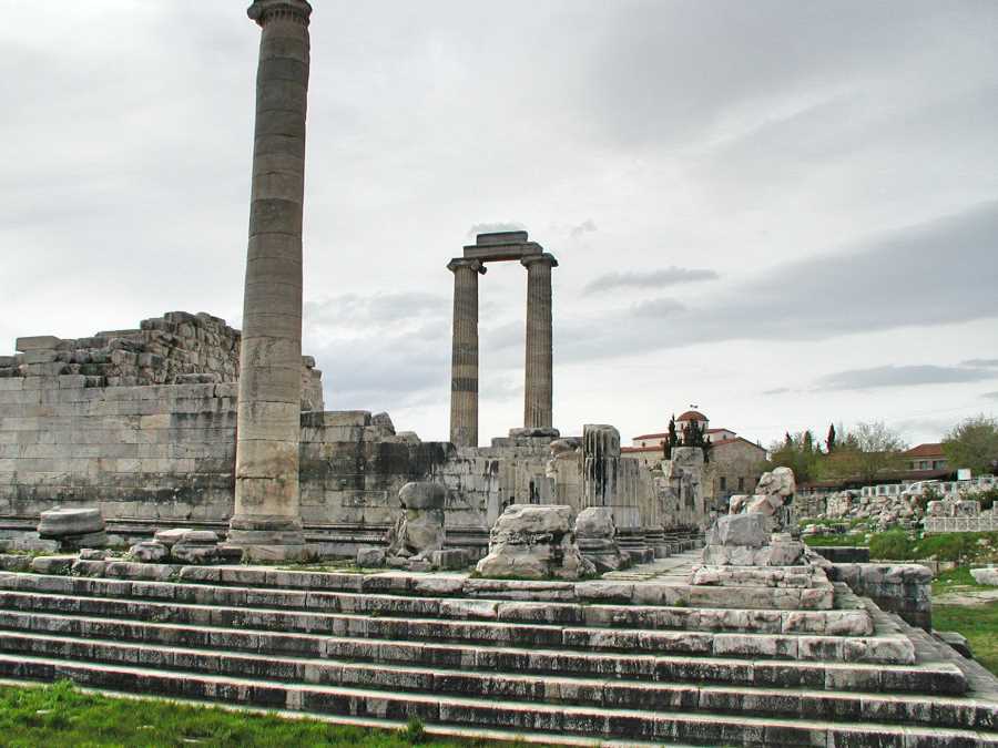 Greek church in the background of the Apollo Temple in Didim