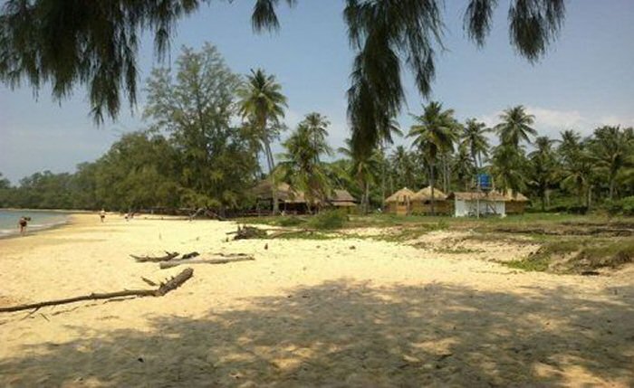 John was born in Lae, PNG, to Australian parents