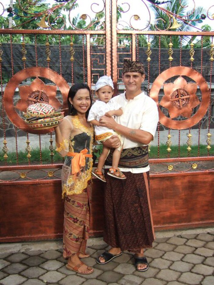 Graeme manages the Luhluna Tropical Retreat, on the North coast of Bali