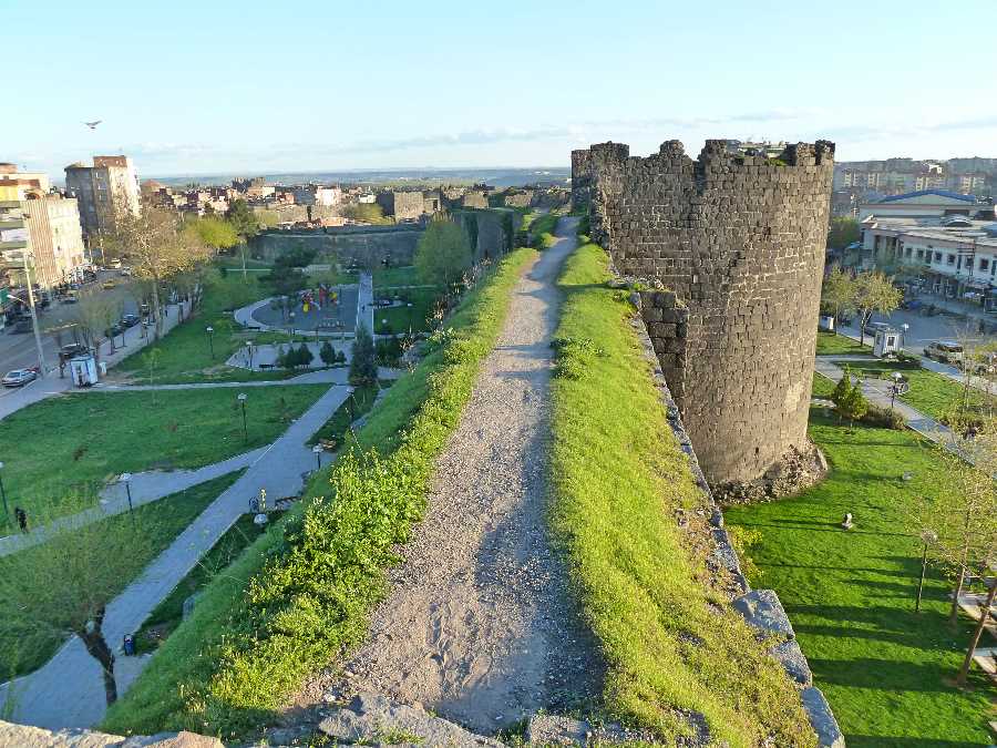 The people of Diyarbakir eat and socialise under the city’s 6km long Roman walls