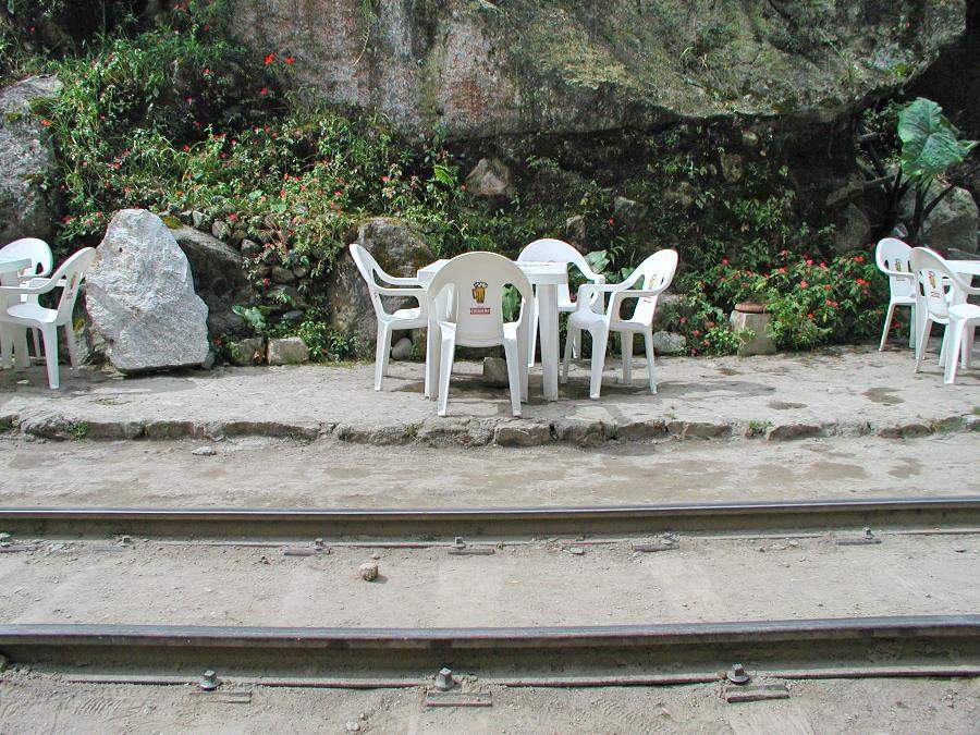 You will appreciate your travel dining set here