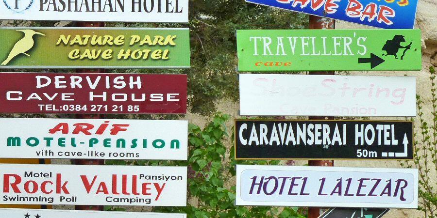 You are currently viewing 9 Paid Jobs For Backpackers (& Their HelpStay Alternatives)
