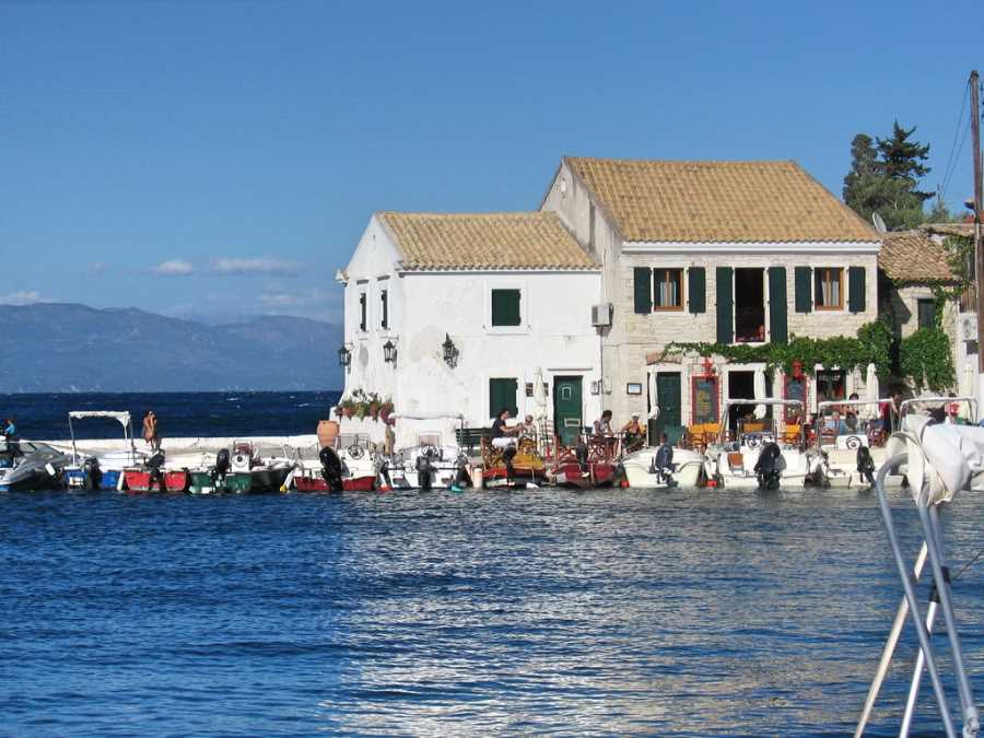 Working holidays in Skopelos and Paxos